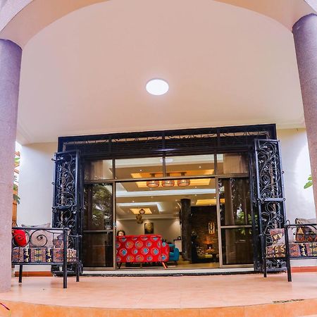 Gazelle Guest House Kampala Bagian luar foto