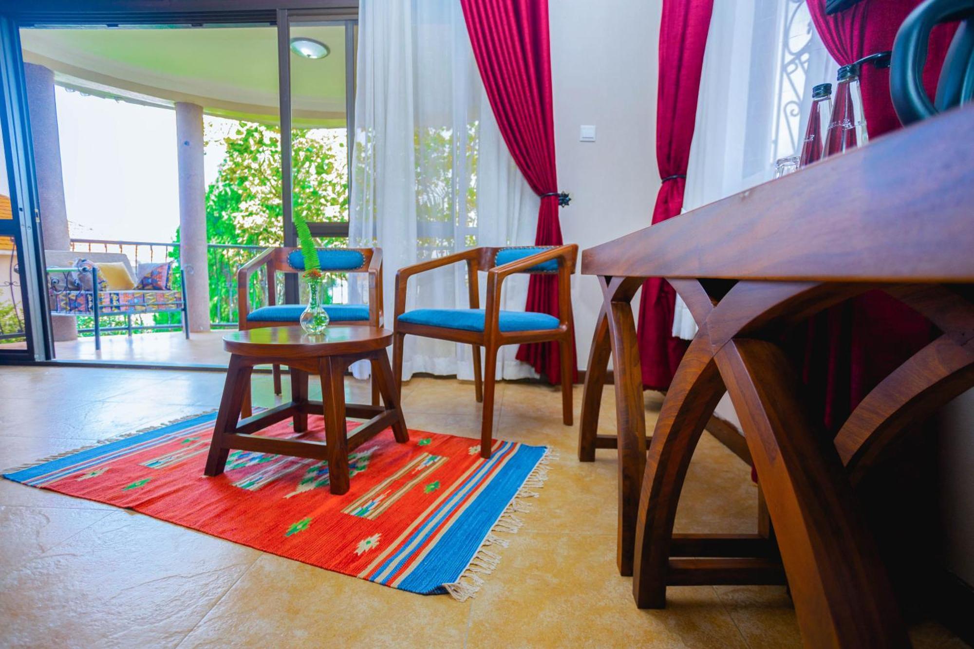 Gazelle Guest House Kampala Bagian luar foto