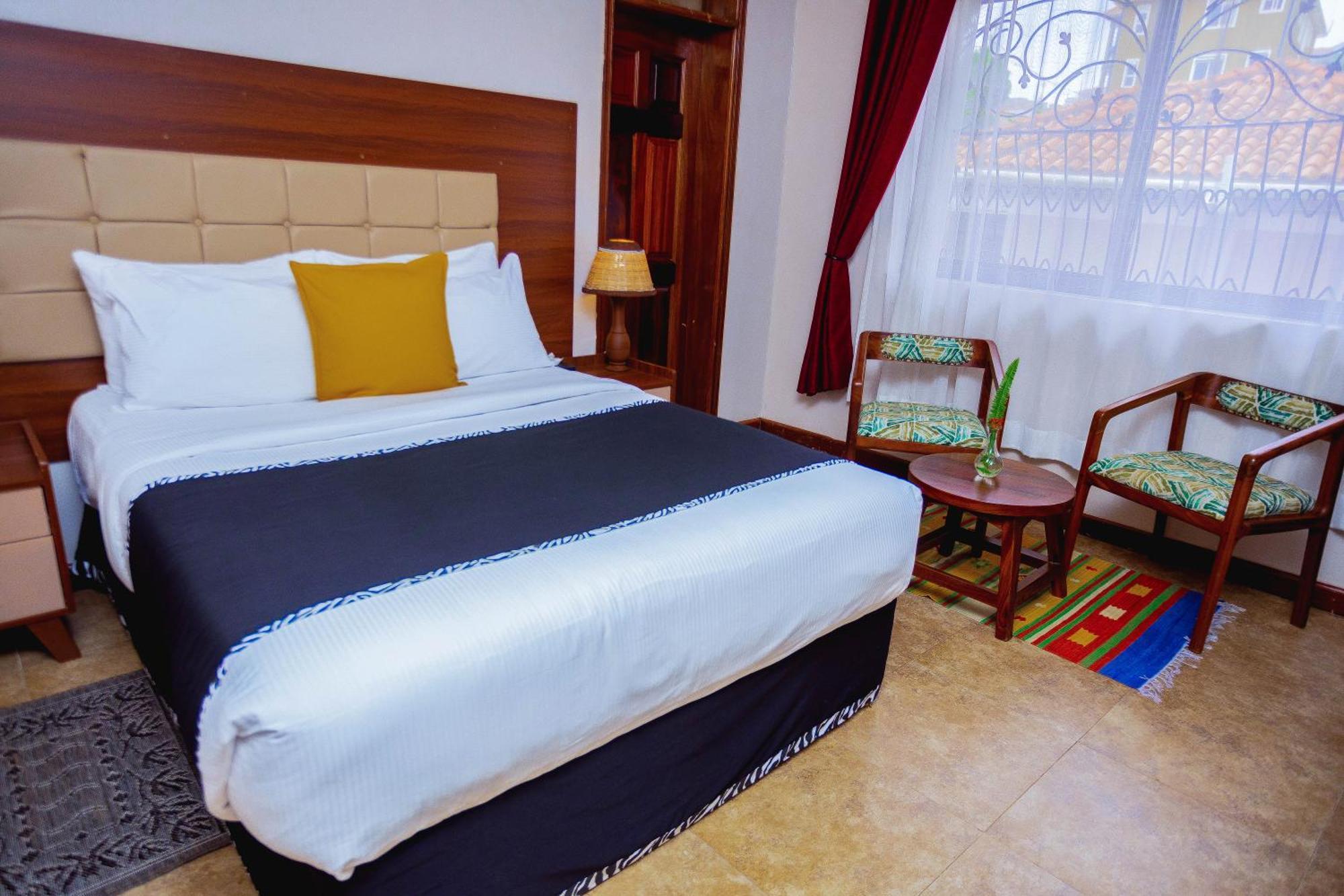 Gazelle Guest House Kampala Bagian luar foto