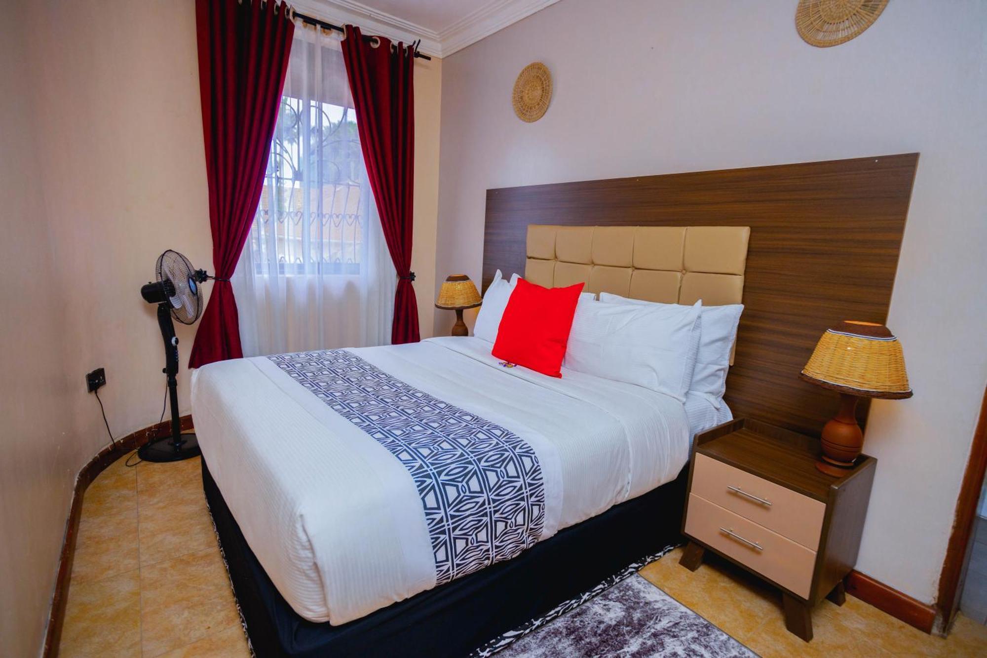 Gazelle Guest House Kampala Bagian luar foto